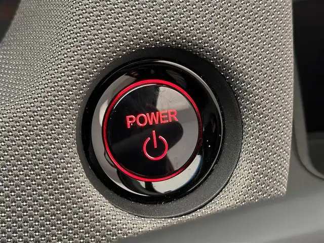 ホンダ フィット e:HEVクロスター 滋賀県 2020(令2)年 5.4万km プレミアムクリスタルレッドM 純正9インチナビ/（CD/DVD/フルセグTV/Bluetooth）/バックカメラ/追従型クルーズコントロール/ビルトインETC/ドライブレコーダー/オートライト/オートハイビーム/コーナーセンサー/LEDヘッドライト/衝突回避支援システム/レーンキープアシスト/横滑り防止装置/電動パーキングブレーキ/プッシュスタート/スマートキー