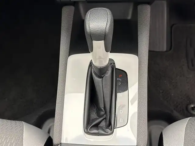 ホンダ フィット e:HEVクロスター 滋賀県 2020(令2)年 5.4万km プレミアムクリスタルレッドM 純正9インチナビ/（CD/DVD/フルセグTV/Bluetooth）/バックカメラ/追従型クルーズコントロール/ビルトインETC/ドライブレコーダー/オートライト/オートハイビーム/コーナーセンサー/LEDヘッドライト/衝突回避支援システム/レーンキープアシスト/横滑り防止装置/電動パーキングブレーキ/プッシュスタート/スマートキー
