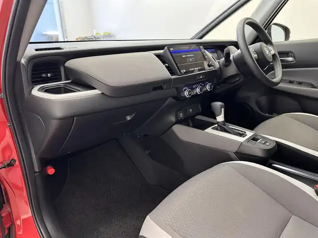 ホンダ フィット e:HEVクロスター 滋賀県 2020(令2)年 5.4万km プレミアムクリスタルレッドM 純正9インチナビ/（CD/DVD/フルセグTV/Bluetooth）/バックカメラ/追従型クルーズコントロール/ビルトインETC/ドライブレコーダー/オートライト/オートハイビーム/コーナーセンサー/LEDヘッドライト/衝突回避支援システム/レーンキープアシスト/横滑り防止装置/電動パーキングブレーキ/プッシュスタート/スマートキー