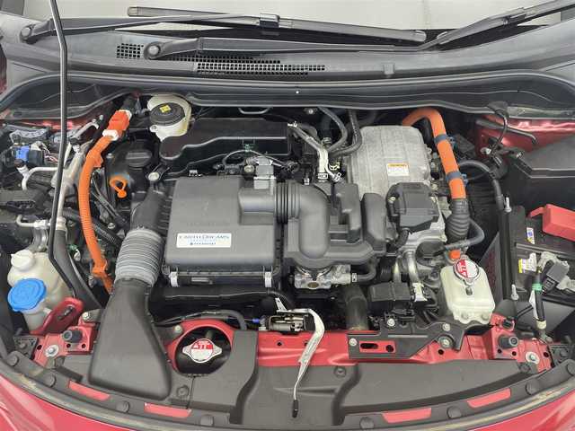 ホンダ フィット e:HEVクロスター 滋賀県 2020(令2)年 5.4万km プレミアムクリスタルレッドM 純正9インチナビ/（CD/DVD/フルセグTV/Bluetooth）/バックカメラ/追従型クルーズコントロール/ビルトインETC/ドライブレコーダー/オートライト/オートハイビーム/コーナーセンサー/LEDヘッドライト/衝突回避支援システム/レーンキープアシスト/横滑り防止装置/電動パーキングブレーキ/プッシュスタート/スマートキー