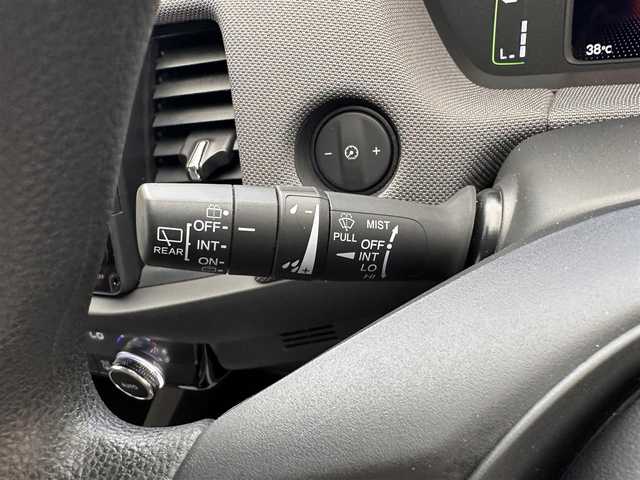 ホンダ フィット e:HEVクロスター 滋賀県 2020(令2)年 5.4万km プレミアムクリスタルレッドM 純正9インチナビ/（CD/DVD/フルセグTV/Bluetooth）/バックカメラ/追従型クルーズコントロール/ビルトインETC/ドライブレコーダー/オートライト/オートハイビーム/コーナーセンサー/LEDヘッドライト/衝突回避支援システム/レーンキープアシスト/横滑り防止装置/電動パーキングブレーキ/プッシュスタート/スマートキー