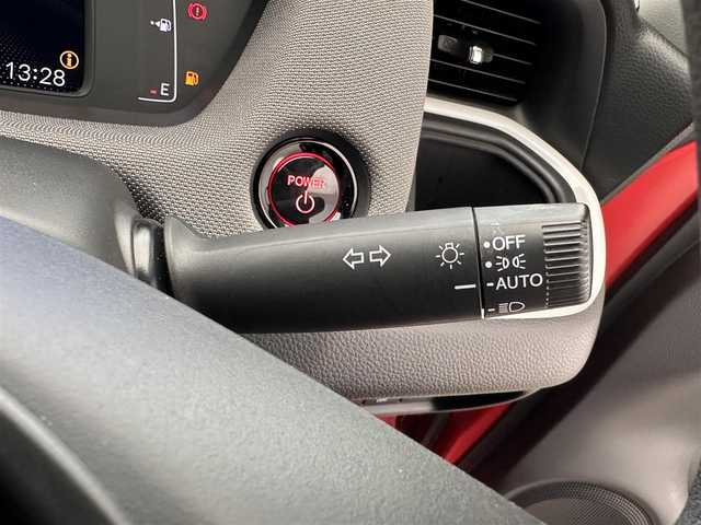 ホンダ フィット e:HEVクロスター 滋賀県 2020(令2)年 5.4万km プレミアムクリスタルレッドM 純正9インチナビ/（CD/DVD/フルセグTV/Bluetooth）/バックカメラ/追従型クルーズコントロール/ビルトインETC/ドライブレコーダー/オートライト/オートハイビーム/コーナーセンサー/LEDヘッドライト/衝突回避支援システム/レーンキープアシスト/横滑り防止装置/電動パーキングブレーキ/プッシュスタート/スマートキー