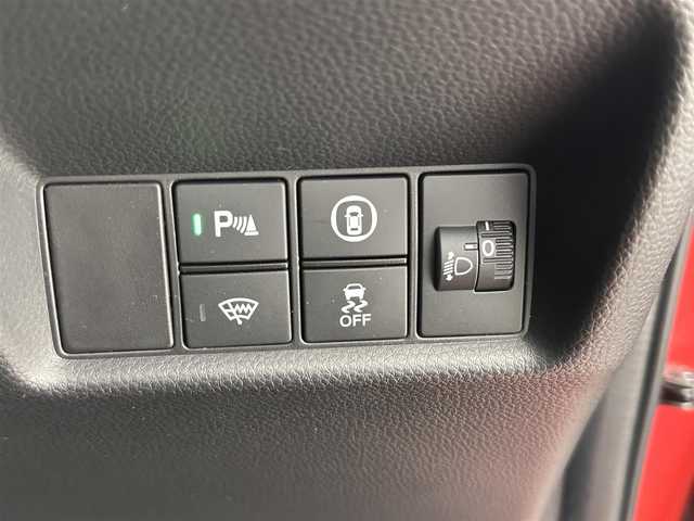 ホンダ フィット e:HEVクロスター 滋賀県 2020(令2)年 5.4万km プレミアムクリスタルレッドM 純正9インチナビ/（CD/DVD/フルセグTV/Bluetooth）/バックカメラ/追従型クルーズコントロール/ビルトインETC/ドライブレコーダー/オートライト/オートハイビーム/コーナーセンサー/LEDヘッドライト/衝突回避支援システム/レーンキープアシスト/横滑り防止装置/電動パーキングブレーキ/プッシュスタート/スマートキー