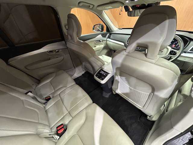 ボルボ ＸＣ９０ T5 AWD モーメンタム 千葉県 2016(平28)年 4.1万km オニキスブラックP ＡＣＣ　/白革シート　/３６０°カメラ　/電動リアゲート　/純正ナビ　/パワーシート　/シートヒーター　/レーンアシスト　/ブラインドスポット　/オートホールド　/ＥＴＣ