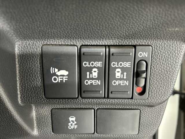 ホンダ フリード＋ ハイブリット G 佐賀県 2016(平28)年 4.9万km ホワイトオーキッドパール 純正7インチナビ【VXM-175VFi】/フルセグTV/CD/DVD/Bluetooth/バックカメラ/クルーズコントロール/横滑り防止装置/オートライト/LEDヘッドライト/アダクティブコーナリングライト/ビルトインETC/両側パワースライドドア/純正フロアマット/純正15インチアルミホイール/スマートキー/ハーフレザーシート/ISOFIX対応シート/ウォークスルー/ステアリングスイッチ/電動格納ミラー/ドアバイザー/ウィンカーミラー