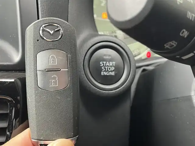 マツダ ＣＸ－５ XD 高知県 2012(平24)年 4万km ブラック 純正ナビ/　Bluetooth/フルセグ/　CD/DVD/AM/FM/バックカメラ/ターボ/ドライブレコーダー/ビルトインETC/純正フロアマット/純正17インチアルミホイール/オートライト/アイドリングストップ/プッシュスタート/スマートキー/スペアキー/MTモード付AT/AFS/横滑り防止装置/盗難防止装置/取扱説明書