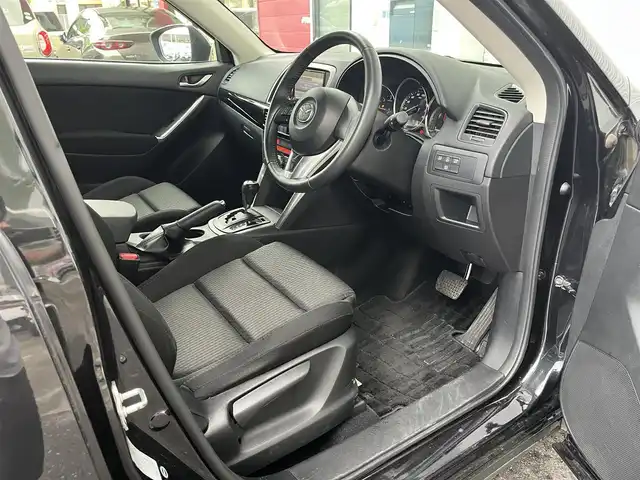 マツダ ＣＸ－５ XD 高知県 2012(平24)年 4万km ブラック 純正ナビ/　Bluetooth/フルセグ/　CD/DVD/AM/FM/バックカメラ/ターボ/ドライブレコーダー/ビルトインETC/純正フロアマット/純正17インチアルミホイール/オートライト/アイドリングストップ/プッシュスタート/スマートキー/スペアキー/MTモード付AT/AFS/横滑り防止装置/盗難防止装置/取扱説明書