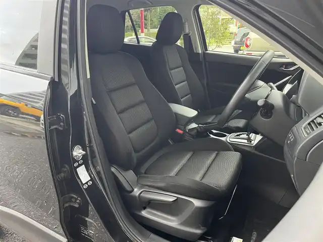 マツダ ＣＸ－５ XD 高知県 2012(平24)年 4万km ブラック 純正ナビ/　Bluetooth/フルセグ/　CD/DVD/AM/FM/バックカメラ/ターボ/ドライブレコーダー/ビルトインETC/純正フロアマット/純正17インチアルミホイール/オートライト/アイドリングストップ/プッシュスタート/スマートキー/スペアキー/MTモード付AT/AFS/横滑り防止装置/盗難防止装置/取扱説明書