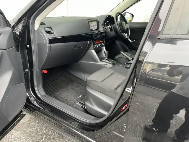 マツダ ＣＸ－５ XD 高知県 2012(平24)年 4万km ブラック 純正ナビ/　Bluetooth/フルセグ/　CD/DVD/AM/FM/バックカメラ/ターボ/ドライブレコーダー/ビルトインETC/純正フロアマット/純正17インチアルミホイール/オートライト/アイドリングストップ/プッシュスタート/スマートキー/スペアキー/MTモード付AT/AFS/横滑り防止装置/盗難防止装置/取扱説明書