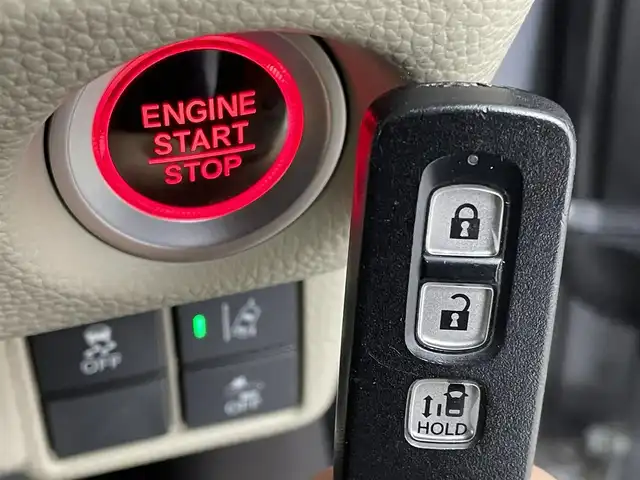 ホンダ Ｎ ＢＯＸ G L ホンダセンシング 群馬県 2019(令1)年 4.5万km ルナシルバーM 社外７インチナビ　バックカメラ　片側パワースライドドア　アダプティブクルーズコントロール　ＬＥＤ　ベンチシート　ステアリングリモコン　横滑り防止装置　アイドリングストップ　スマートキー　禁煙車