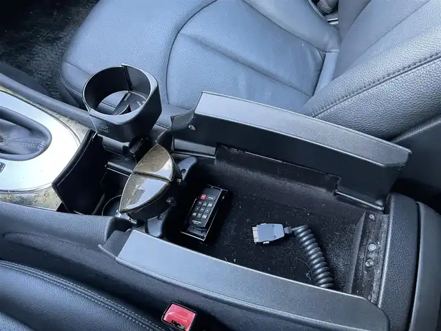 メルセデス・ベンツ Ｅ３５０ 4MATICワゴンアバンギャルド 福岡県 2006(平18)年 13.4万km シルバー サンルーフ/純正ナビ/（AM/FM/CD/MD）/パワーシート（運転席/助手席）/シートヒーター（運転席/助手席）/ハンズフリー/ETC/オートライト/フォグランプ/電格ミラー/純正フロアマット/純正アルミホイール/保証書/取扱説明書/スペアキー×１