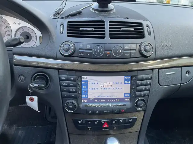 メルセデス・ベンツ Ｅ３５０ 4MATICワゴンアバンギャルド 福岡県 2006(平18)年 13.4万km シルバー サンルーフ/純正ナビ/（AM/FM/CD/MD）/パワーシート（運転席/助手席）/シートヒーター（運転席/助手席）/ハンズフリー/ETC/オートライト/フォグランプ/電格ミラー/純正フロアマット/純正アルミホイール/保証書/取扱説明書/スペアキー×１