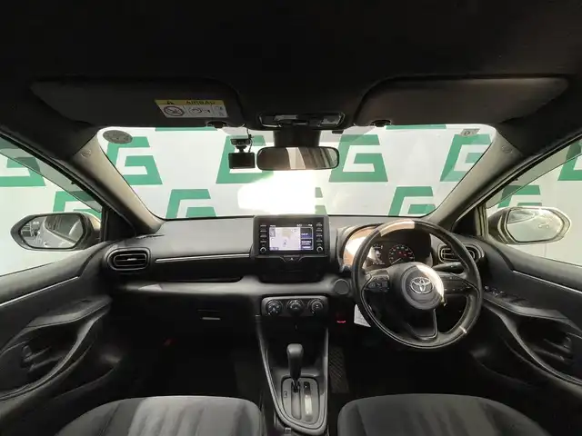 トヨタ ヤリス X 鹿児島県 2020(令2)年 4.4万km シルバーM 禁煙/トヨタセーフティセンス/○プリクラッシュセーフティ/○ロードサインアシスト/○オートマチックハイビーム/純正ナビ機能付きディスプレイオーディオ/バックカメラ/横滑り防止機能/前方ドライブレコーダー/ETC/ドアバイザー/純正フロアマット/オートライト/ヘッドライトレベライザー