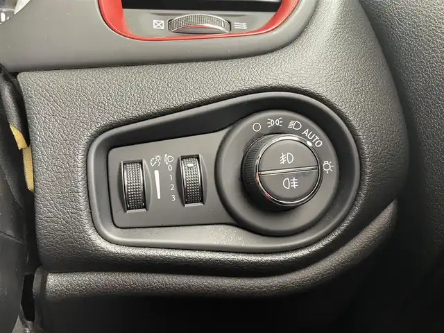 クライスラー・ジープ ジープ レネゲード トレイルホーク 大分県 2017(平29)年 3.1万km 黄 純正ディスプレイオーディオ/バックカメラ/スマートキー/スペアキー×１/オートクルーズコントロール/ＥＴＣ/前後ドライブレコーダー/オートライト/ＬＥＤヘッドライト/ステアリングスイッチ