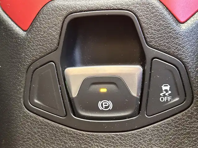 クライスラー・ジープ ジープ レネゲード トレイルホーク 熊本県 2017(平29)年 3.1万km 黄 純正ディスプレイオーディオ/・AM/FM/USB/AUX/BT/バックカメラ/レーンキープアシスト/クリアランスソナー/横滑り防止機能/ブラインドスポットモニター/ダウンヒルアシストコントロール/クルーズコントロール/後方コーナーセンサー/革巻きステアリング/・ステアリングリモコン/電動格納ミラー/・ウィンカーミラー/オートライト/・フォグランプ/・HIDライト/電動サイドブレーキ/前後ドライブレコーダー（DRY-TW7550）/トノカバー/ルーフレール/純正フロアマット/純正アルミホイール/スマートキー