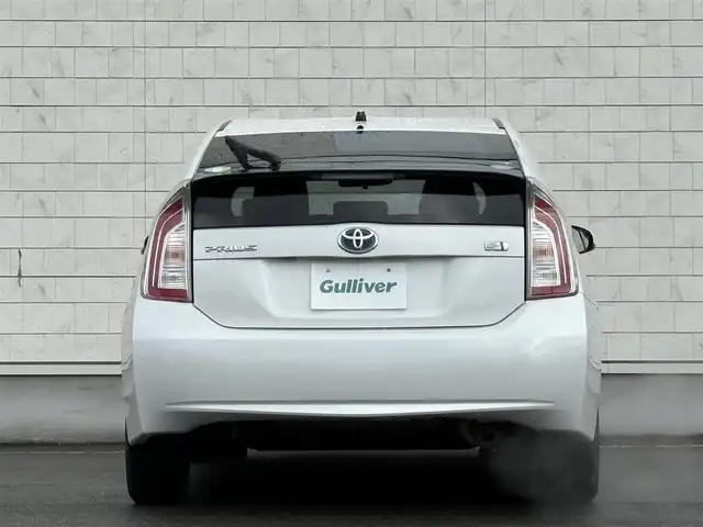 トヨタ プリウス S 岩手県 2015(平27)年 6.3万km ホワイトパールクリスタルシャイン 禁煙車/純正オーディオ/→CD/FM/AM/AUX/ステアリングスイッチ（オーディオ連動）/オートライト/HIDヘッドライト/フォグライト/〇プッシュスタート/〇電動格納ミラー/〇ウィンカーミラー/〇全席オートパワーウィンドウ/〇ドアバイザー/〇フロアマット/〇シガーソケット/〇スマートキー