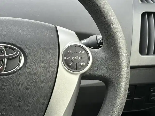 トヨタ プリウス S 岩手県 2015(平27)年 6.3万km ホワイトパールクリスタルシャイン 禁煙車/純正オーディオ/→CD/FM/AM/AUX/ステアリングスイッチ（オーディオ連動）/オートライト/HIDヘッドライト/フォグライト/〇プッシュスタート/〇電動格納ミラー/〇ウィンカーミラー/〇全席オートパワーウィンドウ/〇ドアバイザー/〇フロアマット/〇シガーソケット/〇スマートキー