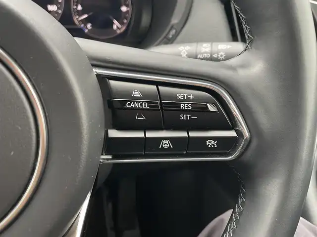 マツダ ＣＸ－６０ XD Lパッケージ 滋賀県 2023(令5)年 1.9万km ジェットブラックマイカ 純正ディスプレイオーディオ/・AM/FM/・HDMI/・Bluetooth/・AppleCarPlay/・AndroidAuto/360°ビューモニター/ステアリングスイッチ/革巻きステアリング/ステアリングスイッチ/ステアリングヒーター/置くだけ充電/前方ドライブレコーダー/ETC/全席シートヒーター/前席パワーシート/運転席メモリシート/前後進スマートブレーキサポート/前後進誤発進抑制/レーンキープアシスト/ロードキープアシスト/側方危険回避/前側方接近検知/後側方接近検知/ブラインドスポットモニタリング/降車時警告/ドライバー異常検知/アダプティブクルーズコントロール/オートリトラミラー/スマートキー×2/純正20インチアルミホイール