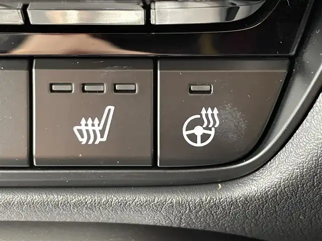 マツダ ＣＸ－６０ XD Lパッケージ 滋賀県 2023(令5)年 1.9万km ジェットブラックマイカ 純正ディスプレイオーディオ/・AM/FM/・HDMI/・Bluetooth/・AppleCarPlay/・AndroidAuto/360°ビューモニター/ステアリングスイッチ/革巻きステアリング/ステアリングスイッチ/ステアリングヒーター/置くだけ充電/前方ドライブレコーダー/ETC/全席シートヒーター/前席パワーシート/運転席メモリシート/前後進スマートブレーキサポート/前後進誤発進抑制/レーンキープアシスト/ロードキープアシスト/側方危険回避/前側方接近検知/後側方接近検知/ブラインドスポットモニタリング/降車時警告/ドライバー異常検知/アダプティブクルーズコントロール/オートリトラミラー/スマートキー×2/純正20インチアルミホイール