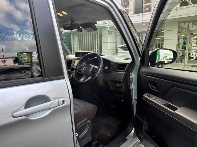 トヨタ ルーミー G 東京都 2024(令6)年 0.2万km ブライトシルバーM ワンオーナー/純正ナビ(NMZK-W73D)/・フルセグTV/Bluetoothオーディオ/DVD/バックカメラ/前後ドライブレコーダー（TZ-DR210)/前後コーナーセンサー/レーンキープアシスト/衝突軽減システム/ステアリングスイッチ/両側パワースライドドア/LEDヘッドライト/オートライト/オートハイビーム/ETC2.0/スマートキー/スペアキー×1/保証書/整備記録簿/取扱説明書