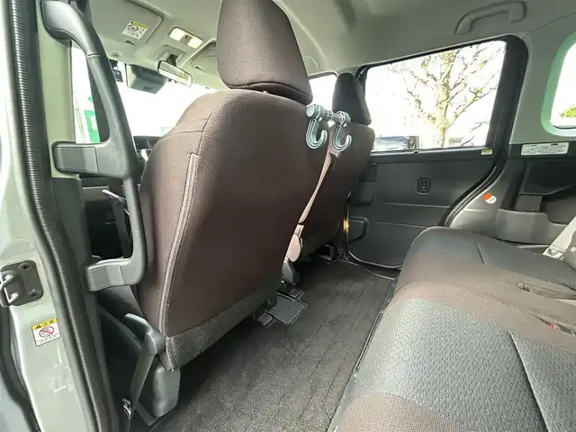 トヨタ ルーミー G 東京都 2024(令6)年 0.2万km ブライトシルバーM ワンオーナー/純正ナビ(NMZK-W73D)/・フルセグTV/Bluetoothオーディオ/DVD/バックカメラ/前後ドライブレコーダー（TZ-DR210)/前後コーナーセンサー/レーンキープアシスト/衝突軽減システム/ステアリングスイッチ/両側パワースライドドア/LEDヘッドライト/オートライト/オートハイビーム/ETC2.0/スマートキー/スペアキー×1/保証書/整備記録簿/取扱説明書