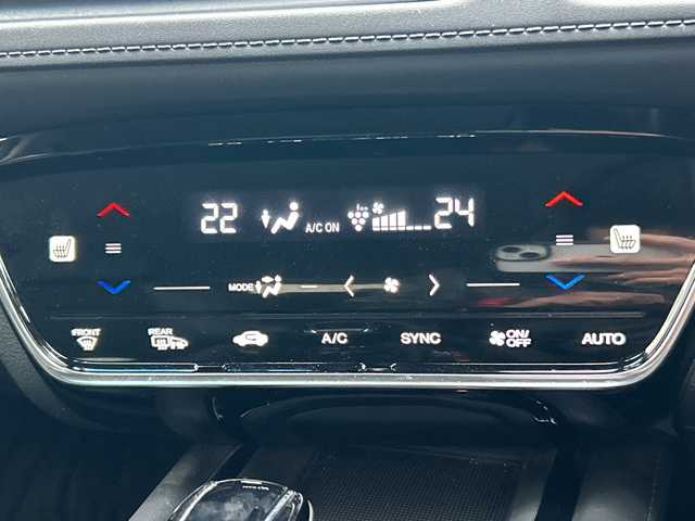 ホンダ ヴェゼル ハイブリッド Z ホンダセンシング 大阪府 2018(平30)年 3.5万km プラチナホワイトパール 純正ナビ(BT/フルセグ/DVD/USB)/バックカメラ/レーダークルーズコントロール/衝突被害軽減システム/レーンキープアシスト/盗難防止装置/横滑り防止装置/コーナーセンサー/ハーフレザーシート/シートヒーター/ドライブレコーダー/ETC/LEDヘッドライト/オートライト/純正フロアマット/純正アルミホイール/スペアキー