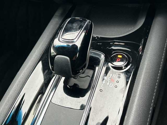 ホンダ ヴェゼル ハイブリッド Z ホンダセンシング 大阪府 2018(平30)年 3.5万km プラチナホワイトパール 純正ナビ(BT/フルセグ/DVD/USB)/バックカメラ/レーダークルーズコントロール/衝突被害軽減システム/レーンキープアシスト/盗難防止装置/横滑り防止装置/コーナーセンサー/ハーフレザーシート/シートヒーター/ドライブレコーダー/ETC/LEDヘッドライト/オートライト/純正フロアマット/純正アルミホイール/スペアキー