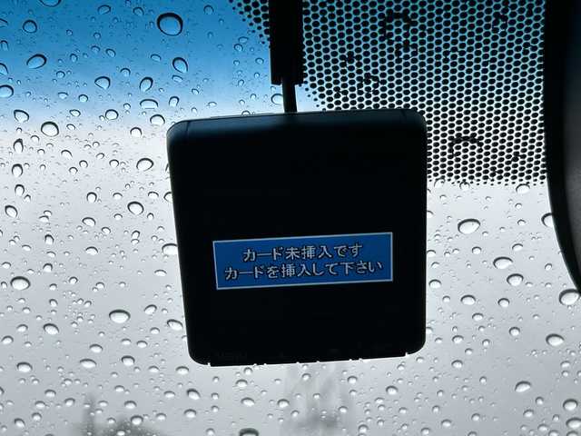 ホンダ ヴェゼル ハイブリッド Z ホンダセンシング 大阪府 2018(平30)年 3.5万km プラチナホワイトパール 純正ナビ(BT/フルセグ/DVD/USB)/バックカメラ/レーダークルーズコントロール/衝突被害軽減システム/レーンキープアシスト/盗難防止装置/横滑り防止装置/コーナーセンサー/ハーフレザーシート/シートヒーター/ドライブレコーダー/ETC/LEDヘッドライト/オートライト/純正フロアマット/純正アルミホイール/スペアキー