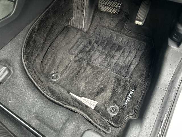 ホンダ ヴェゼル ハイブリッド Z ホンダセンシング 大阪府 2018(平30)年 3.5万km プラチナホワイトパール 純正ナビ(BT/フルセグ/DVD/USB)/バックカメラ/レーダークルーズコントロール/衝突被害軽減システム/レーンキープアシスト/盗難防止装置/横滑り防止装置/コーナーセンサー/ハーフレザーシート/シートヒーター/ドライブレコーダー/ETC/LEDヘッドライト/オートライト/純正フロアマット/純正アルミホイール/スペアキー