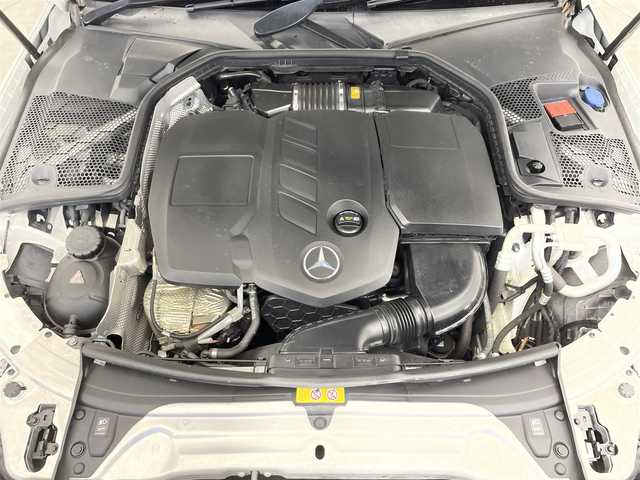 メルセデス・ベンツ Ｃ２２０ｄ ワゴン アバンギャルド 滋賀県 2019(令1)年 5.9万km パール 禁煙車/純正ナビ/（フルセグTV／Bluetooth／USB／Apple CarPlay／Android Auto）/Burmesterサウンド/全方位カメラ/ビルトインETC/ブラインドスポットモニター/前席シートヒーター/メモリーシート/前方ドライブレコーダー/レザーシート/レーンキープアシスト/ステアリングアシスト/パーキングセンサー/パドルシフト/アダプティブクルーズコントロール/前後ソナー/パワーバックドア/アイドリングストップ/ステアリングスイッチ/電動パーキングブレーキ/LEDヘッドライト/オートライト/プッシュスタート/スマートキー