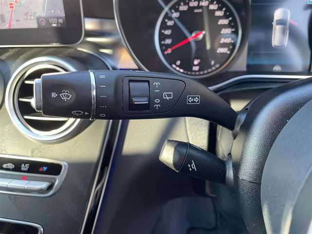 メルセデス・ベンツ Ｃ２２０ｄ ワゴン アバンギャルド 滋賀県 2019(令1)年 5.9万km パール 禁煙車/純正ナビ/（フルセグTV／Bluetooth／USB／Apple CarPlay／Android Auto）/Burmesterサウンド/全方位カメラ/ビルトインETC/ブラインドスポットモニター/前席シートヒーター/メモリーシート/前方ドライブレコーダー/レザーシート/レーンキープアシスト/ステアリングアシスト/パーキングセンサー/パドルシフト/アダプティブクルーズコントロール/前後ソナー/パワーバックドア/アイドリングストップ/ステアリングスイッチ/電動パーキングブレーキ/LEDヘッドライト/オートライト/プッシュスタート/スマートキー
