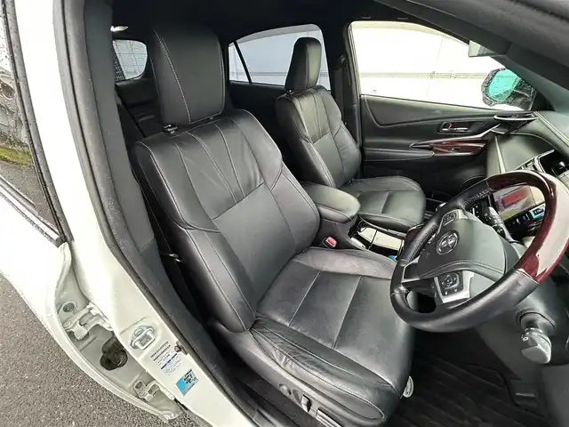 トヨタ ハリアー ハイブリッド プレミアム 岩手県 2015(平27)年 9.4万km ホワイトパールクリスタルシャイン 4WD/社外メモリナビ/　　CD/DVD/Bt/フルセグTV/バックカメラ/パワーバックドア/レーダークルーズコントロール/LEDオートライト/シートヒーター/社外17インチアルミホイール/レーンディパーチャーアラート/オートマチックハイビーム/コーナーセンサー/アイドリングストップ/スマートキー/ETC