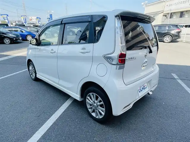 日産 デイズ ハイウェイスターX 岡山県 2014(平26)年 8.4万km パール (株)IDOMが運営する【じしゃロン岡山店】の自社ローン専用車両です。こちらは現金またはオートローンご利用時の価格です。 自社ローンご希望の方は別途その旨お申し付け下さい/＊ナビ（CD/DVD/SD/BT）/＊フルセグTV/＊バックカメラ/＊プッシュスタート/＊ドラレコ