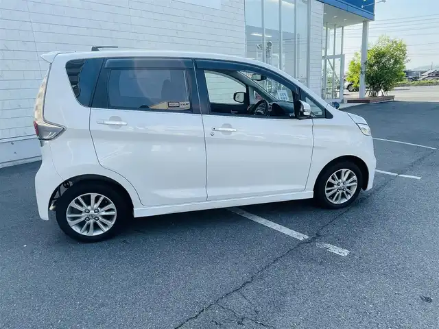 日産 デイズ ハイウェイスターX 岡山県 2014(平26)年 8.4万km パール (株)IDOMが運営する【じしゃロン岡山店】の自社ローン専用車両です。こちらは現金またはオートローンご利用時の価格です。 自社ローンご希望の方は別途その旨お申し付け下さい/＊ナビ（CD/DVD/SD/BT）/＊フルセグTV/＊バックカメラ/＊プッシュスタート/＊ドラレコ