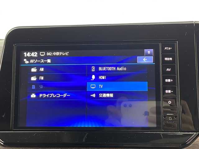 日産 オーラ G 三重県 2022(令4)年 0.9万km バーガンディー 禁煙車/純正9インチナビ/全方位カメラ/フルセグ/デジタルインナーミラー/ETC/前後ドライブレコーダー/衝突軽減ブレーキ/車線逸脱システム/ブラインドスポットモニター/オートハイビーム/コーナーセンサー/純正17インチAW/スマートキー