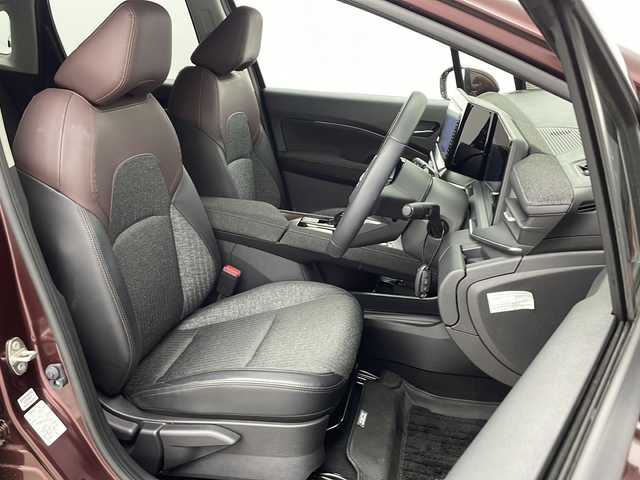 日産 オーラ G 三重県 2022(令4)年 0.9万km バーガンディー 禁煙車/純正9インチナビ/全方位カメラ/フルセグ/デジタルインナーミラー/ETC/前後ドライブレコーダー/衝突軽減ブレーキ/車線逸脱システム/ブラインドスポットモニター/オートハイビーム/コーナーセンサー/純正17インチAW/スマートキー