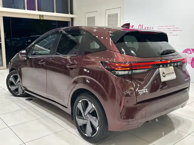 日産 オーラ G 埼玉県 2022(令4)年 0.9万km バーガンディー エマージェンシーブレーキ/純正ナビ/　　BT/HDMI/フルセグTV/アラウンドビューモニター/LEDオートライト/ハーフレザー/純正17インチAW/デジタルインナーミラー/ステアリングスイッチ/ドライブレコーダー/プッシュスタート/禁煙車