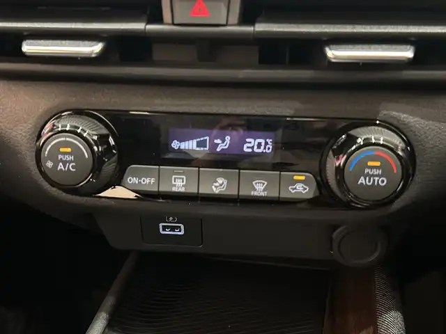 日産 オーラ G 埼玉県 2022(令4)年 0.9万km バーガンディー エマージェンシーブレーキ/純正ナビ/　　BT/HDMI/フルセグTV/アラウンドビューモニター/LEDオートライト/ハーフレザー/純正17インチAW/デジタルインナーミラー/ステアリングスイッチ/ドライブレコーダー/プッシュスタート/禁煙車