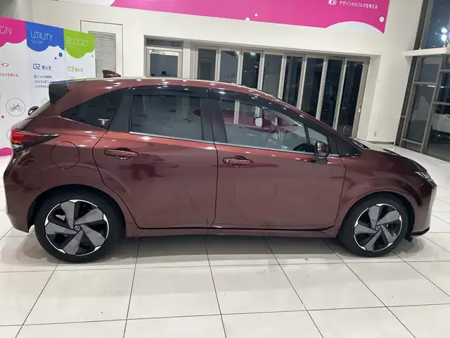 日産 オーラ G 埼玉県 2022(令4)年 0.9万km バーガンディー エマージェンシーブレーキ/純正ナビ/　　BT/HDMI/フルセグTV/アラウンドビューモニター/LEDオートライト/ハーフレザー/純正17インチAW/デジタルインナーミラー/ステアリングスイッチ/ドライブレコーダー/プッシュスタート/禁煙車