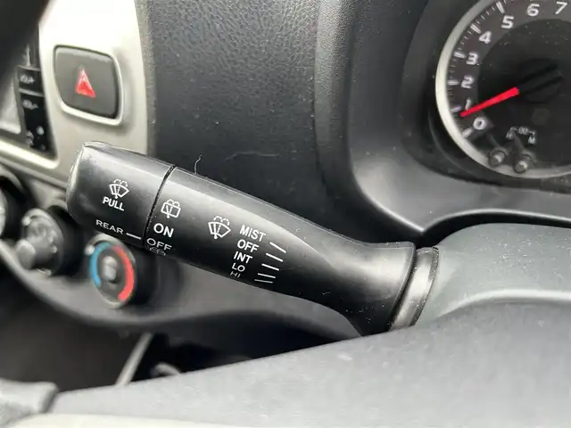 トヨタ ヴィッツ F 愛媛県 2015(平27)年 8.7万km グレーメタリック 純正ナビ/ETC/オートライト/スマートキー