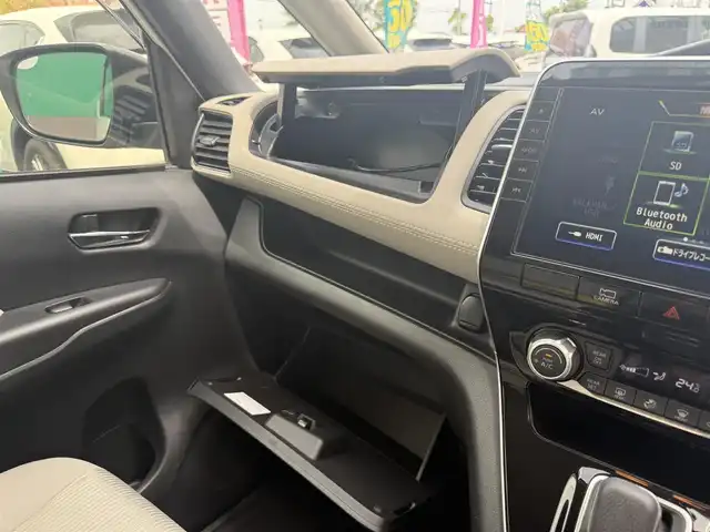 日産 セレナ e－パワー ハイウェイスター V 千葉県 2020(令2)年 6.4万km ブリリアントホワイトパール 純正SDナビ/ (フルセグTV/CD/DVD/BD/Bluetooth)/ワンオーナー/全方位バックカメラ/両側パワースライド/ドライブレコーダー/インテリジェントクルーズコントロール/インテリジェントエマージェンシーブレーキ/ETC/前後コーナーセンサー/ステアリングスイッチ/三列シート/純正LEDヘッドライト/オートライト/スマートキー/スペアキー/保証書/取扱説明書あり