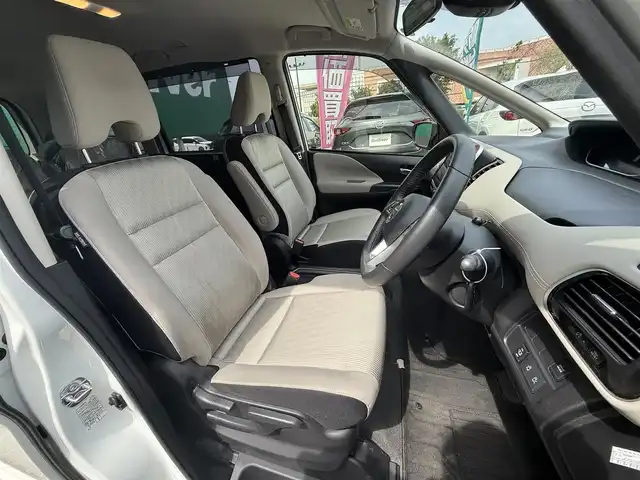 日産 セレナ e－パワー ハイウェイスター V 千葉県 2020(令2)年 6.4万km ブリリアントホワイトパール 純正SDナビ/ (フルセグTV/CD/DVD/BD/Bluetooth)/ワンオーナー/全方位バックカメラ/両側パワースライド/ドライブレコーダー/インテリジェントクルーズコントロール/インテリジェントエマージェンシーブレーキ/ETC/前後コーナーセンサー/ステアリングスイッチ/三列シート/純正LEDヘッドライト/オートライト/スマートキー/スペアキー/保証書/取扱説明書あり