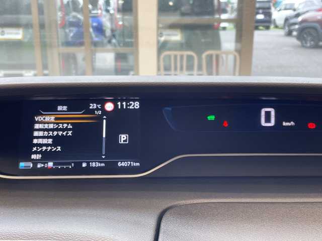 日産 セレナ e－パワー ハイウェイスター V 埼玉県 2020(令2)年 6.4万km ブリリアントホワイトパール エマージェンシーブレーキ/純正10インチSDナビ/　　CD/DVD/BT/フルセグ/アラウンドビューモニター/両側パワースライド/クルーズコントロール/純正LEDオートライト/純正15インチアルミホイール/ステアリングスイッチ/ETC