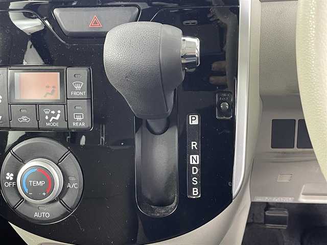 ダイハツ タント X SA Ⅲ 埼玉県 2017(平29)年 6.1万km ファイアークォーツレッドM 社外ナビ/(USB/Bluetooth/CD/DVD/ipod/AM/FM)/地デジフルセグ/バックカメラ/前方ドライブレコーダー/ETC/片側パワースライドドア/運転席シートヒーター/オートマチックハイビーム/衝突軽減ブレーキ/電動格納ミラー/パワーモード/プッシュスタート/ステアリングリモコン/社外フロアマット/純正ドアバイザー/155/65R14×4サマータイヤ車載