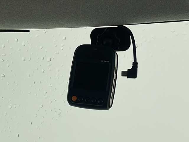 ダイハツ タント X SA Ⅲ 沖縄県 2017(平29)年 6.1万km ファイアークォーツレッドM 社外ナビ(MDV-D504BTW)/(USB/Bluetooth/CD/DVD/ipod/AM/FM)/地デジフルセグ/バックカメラ/前方ドライブレコーダー/ETC/片側パワースライドドア/運転席シートヒーター/オートマチックハイビーム/衝突軽減ブレーキ/電動格納ミラー/パワーモード/プッシュスタート/ステアリングリモコン/社外フロアマット/純正ドアバイザー/155/65R14×4サマータイヤ車載