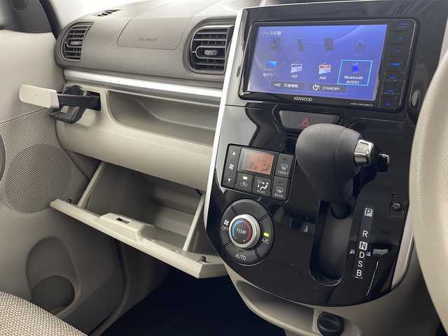 ダイハツ タント X SA Ⅲ 沖縄県 2017(平29)年 6.1万km ファイアークォーツレッドM 社外ナビ(MDV-D504BTW)/(USB/Bluetooth/CD/DVD/ipod/AM/FM)/地デジフルセグ/バックカメラ/前方ドライブレコーダー/ETC/片側パワースライドドア/運転席シートヒーター/オートマチックハイビーム/衝突軽減ブレーキ/電動格納ミラー/パワーモード/プッシュスタート/ステアリングリモコン/社外フロアマット/純正ドアバイザー/155/65R14×4サマータイヤ車載