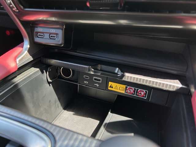 レクサス ＲＸ 350 Fスポーツ 東京都 2023(令5)年 0.9万km ホワイトノーヴァガラスフレーク 走行距離8919km/4WD/ワンオーナー/純正ディスプレイオーディオナビ/（AM/FM/TV/BT）/セーフティシステムプラス/・プリクラッシュセーフティ/・レーンチェンジアシスト/・レーダークルーズコントロール/・ブレードスキャンアダプティブハイビーム/・発進遅れ告知機能/・ドライバー異常時対応システム/・プロアクティブドライビングアシスト/ヘッドアップディスプレイ/パノラマルーフ/三眼LEDヘッド/オレンジキャリパー/プレミアムサウンドシステム/ブラインドスポットモニター/パノラミックビューモニター/デジタルインナーミラー/ハンズフリーパワーバックドア/全席パワーシート/全席シートヒーター/エアシート/置くだけ充電/21インチ純正アルミ/ドライブレコーダー/ETC2.0/スペアキー×1/取扱説明書/保証書