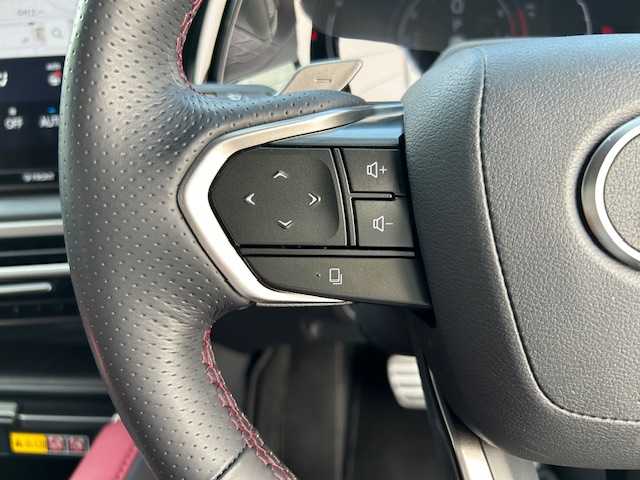 レクサス ＲＸ 350 Fスポーツ 東京都 2023(令5)年 0.9万km ホワイトノーヴァガラスフレーク 走行距離8919km/4WD/ワンオーナー/純正ディスプレイオーディオナビ/（AM/FM/TV/BT）/セーフティシステムプラス/・プリクラッシュセーフティ/・レーンチェンジアシスト/・レーダークルーズコントロール/・ブレードスキャンアダプティブハイビーム/・発進遅れ告知機能/・ドライバー異常時対応システム/・プロアクティブドライビングアシスト/ヘッドアップディスプレイ/パノラマルーフ/三眼LEDヘッド/オレンジキャリパー/プレミアムサウンドシステム/ブラインドスポットモニター/パノラミックビューモニター/デジタルインナーミラー/ハンズフリーパワーバックドア/全席パワーシート/全席シートヒーター/エアシート/置くだけ充電/21インチ純正アルミ/ドライブレコーダー/ETC2.0/スペアキー×1/取扱説明書/保証書