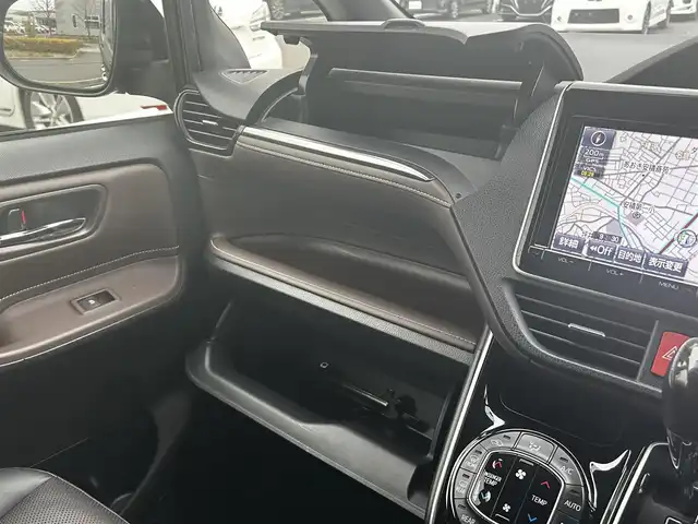 トヨタ エスクァイア Gi 福島県 2015(平27)年 6.9万km ボルドーマイカメタリック 純正ナビ（NSZT-Y64T）/（AM/FM/BT/CD/DVD/TV）/バックカメラ/クルーズコントロール/前席シートヒーター/両側パワースライドドア/ETC/ドライブレコーダー前後/LEDオートヘッドライト/純正15インチアルミ/スマートキー/プッシュスタート