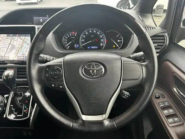 トヨタ エスクァイア Gi 福島県 2015(平27)年 6.9万km ボルドーマイカメタリック 純正ナビ（NSZT-Y64T）/（AM/FM/BT/CD/DVD/TV）/バックカメラ/クルーズコントロール/前席シートヒーター/両側パワースライドドア/ETC/ドライブレコーダー前後/LEDオートヘッドライト/純正15インチアルミ/スマートキー/プッシュスタート